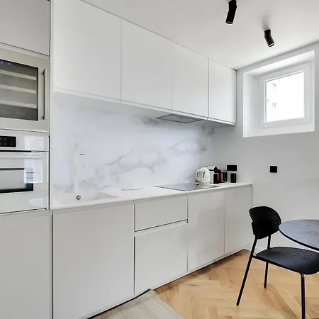 Pick A Flat's In Montmartre - Rue Petrelle * Paris